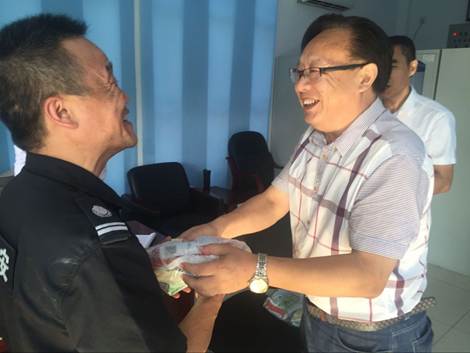 安然度夏送清冷  情系员工暖人心