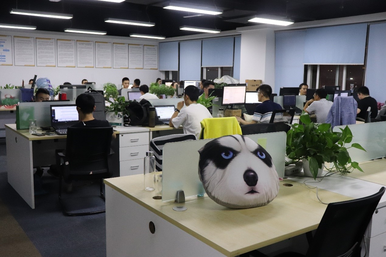 夜幕降一时，看得见的光