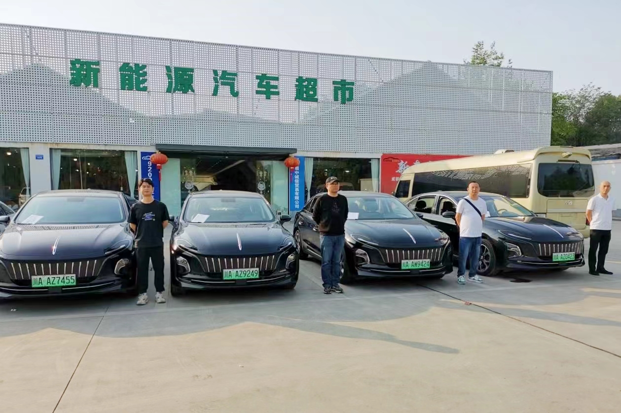 瓦力游戏租赁圆满实现2024四川大学中学堂长论坛用车保险工作